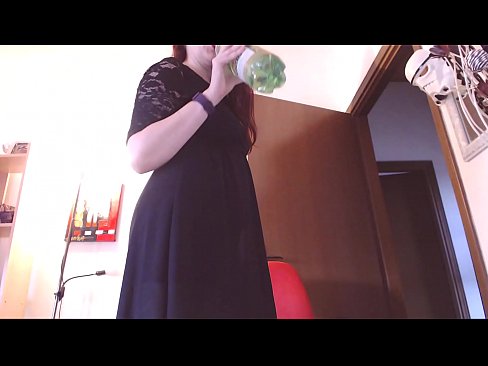 ❤️ Pokorna sužnja, ki obožuje umazane in sočne spodnjice, je po ogledu tega videa prisiljena masturbirati! ❌ Porno pri nas ️❤